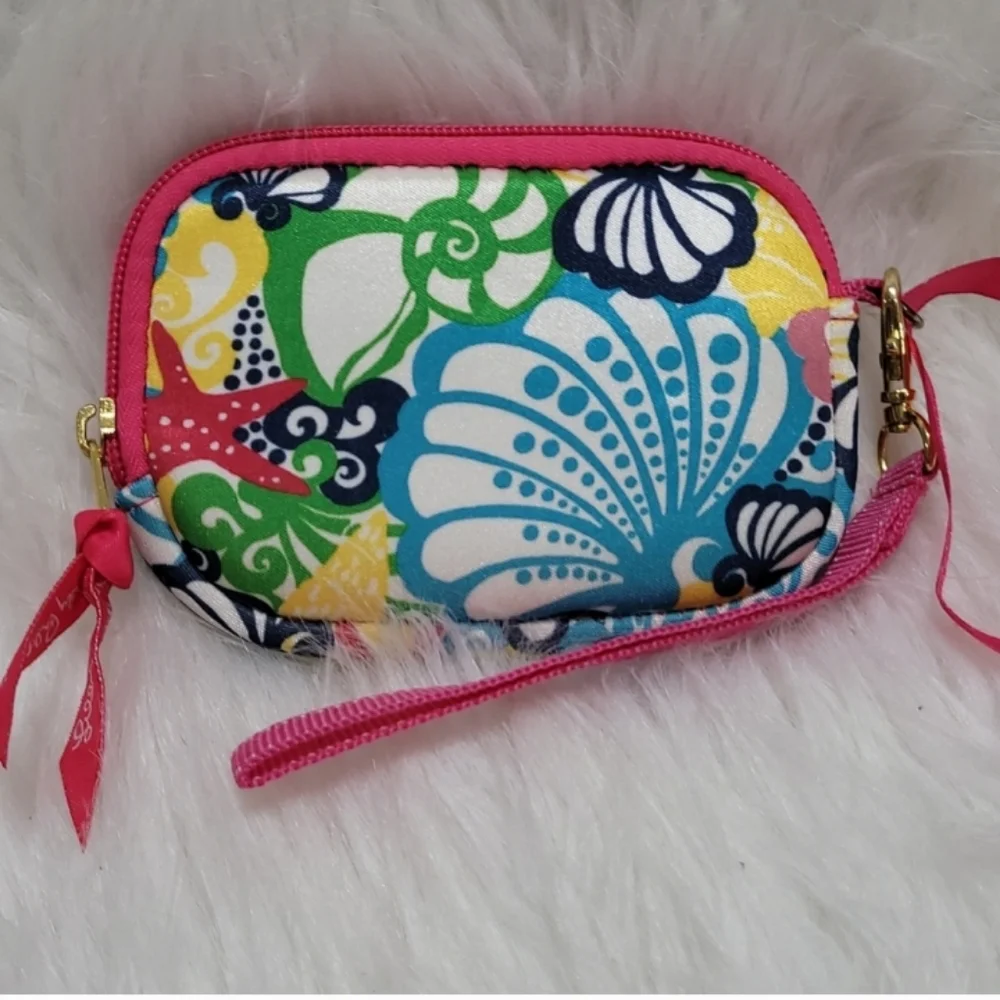 Lilly Pulitzer Wristlet in Chiquita Bonita Neoprene Zip Around Tech Case